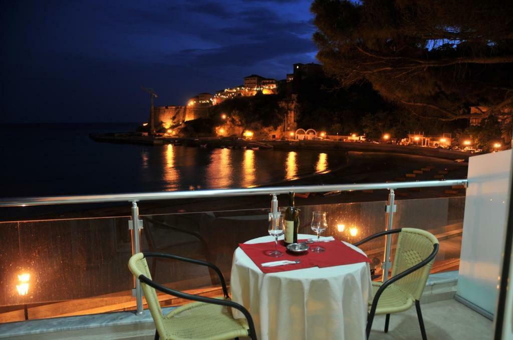 Riva Bed and Breakfast Ulcinj Exterior foto